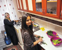 Yeni üniversiteliler, annelerinin şefkatini ve yemeklerini özlüyor