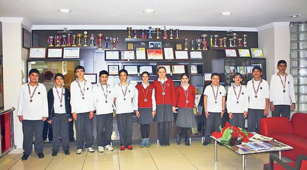 Olimpiyatlarda madalyaları Türk öğrenciler topladı