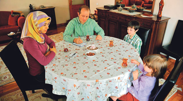 Problemler aile içi sohbetlerle çözülmeli