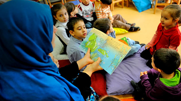 Masal saati, çocukları kütüphane müdavimi yaptı